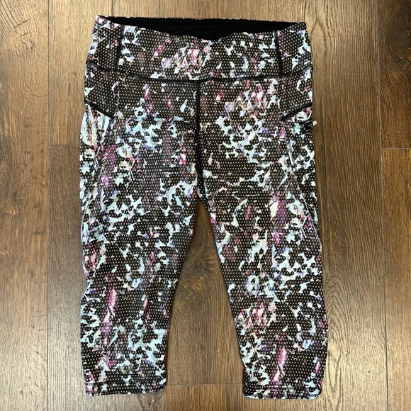 Lululemon Top Speed Crop *Full-On luxe
Floral Sport Tranquil Blue Mul/Blk SZ 8 - Picture 5 of 7